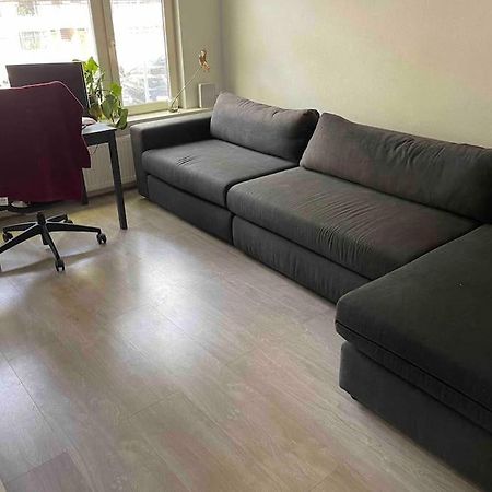 Private Double Bed Room Only With Balcony In Apartment 로테르담 외부 사진
